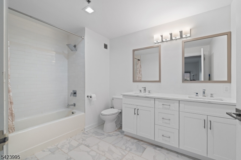 Carriage City Plaza - Residential