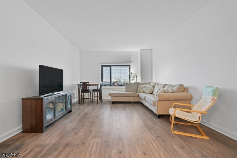 Carriage City Plaza - Residential