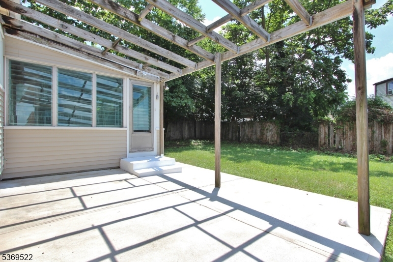 Rahway City, New Jersey 07065, United States, 3 Bedrooms Bedrooms, ,1 BathroomBathrooms,Residential,Active,165509