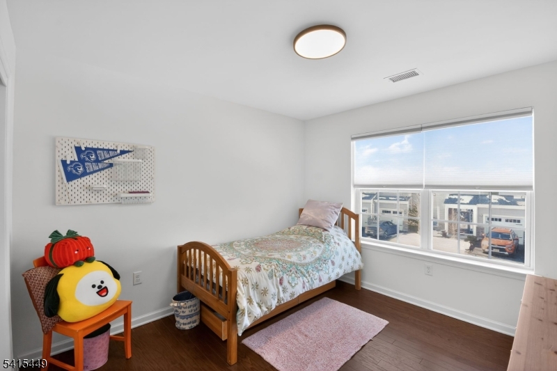 Regents Wharf - Residential