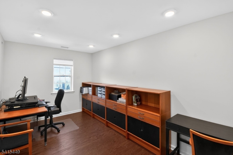 Regents Wharf - Residential