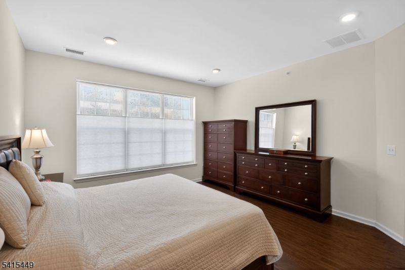 Regents Wharf - Residential