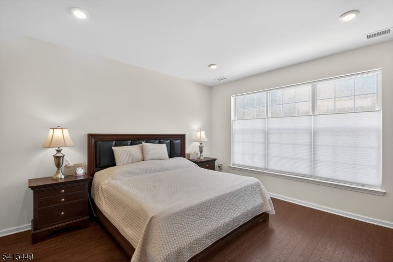 Regents Wharf - Residential