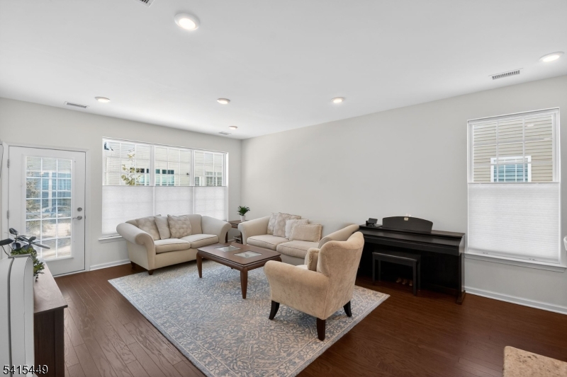 Regents Wharf - Residential