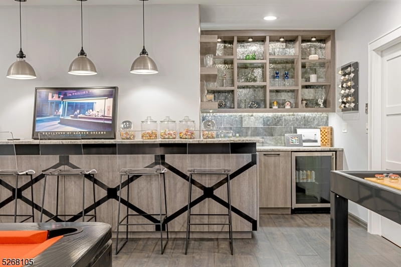 CHESTNUT HILL - Residential