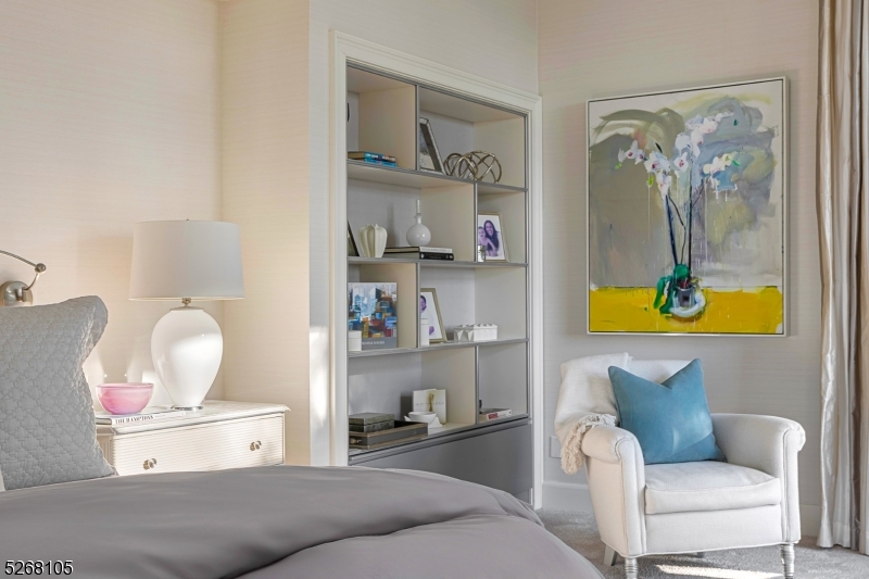 CHESTNUT HILL - Residential