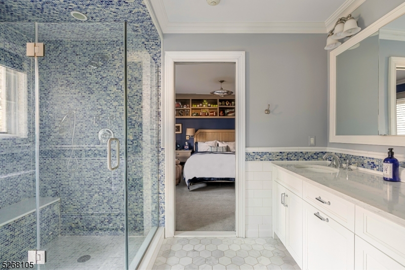 CHESTNUT HILL - Residential