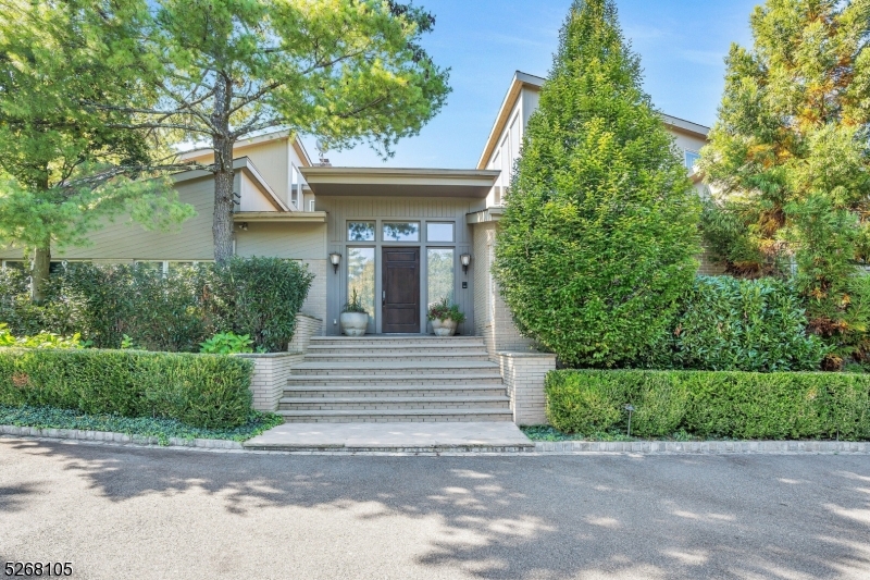 CHESTNUT HILL - Residential