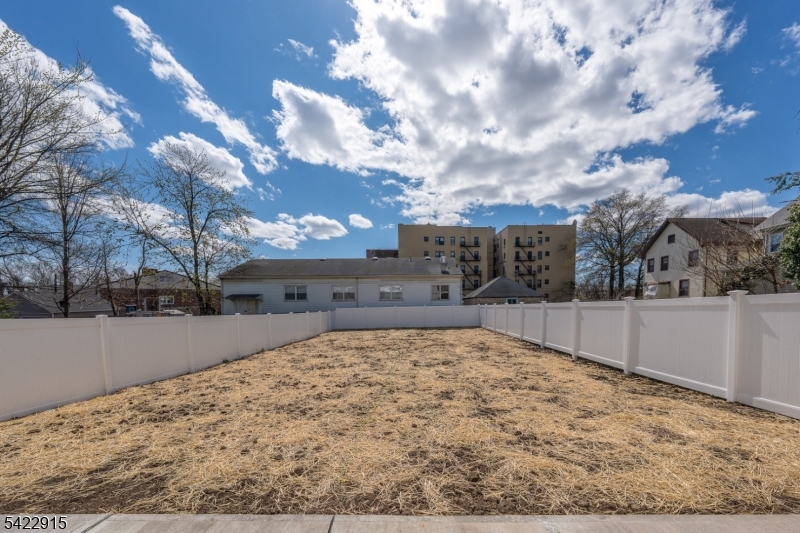 Elmora - Residential