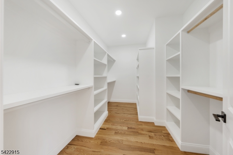 Elmora - Residential