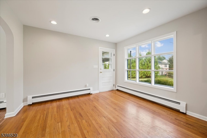 Bridgewater Twp., New Jersey 08807, United States, 3 Bedrooms Bedrooms, ,2 BathroomsBathrooms,Residential,Pending,216249