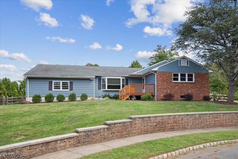 Bridgewater Twp., New Jersey 08807, United States, 3 Bedrooms Bedrooms, ,2 BathroomsBathrooms,Residential,Pending,216249