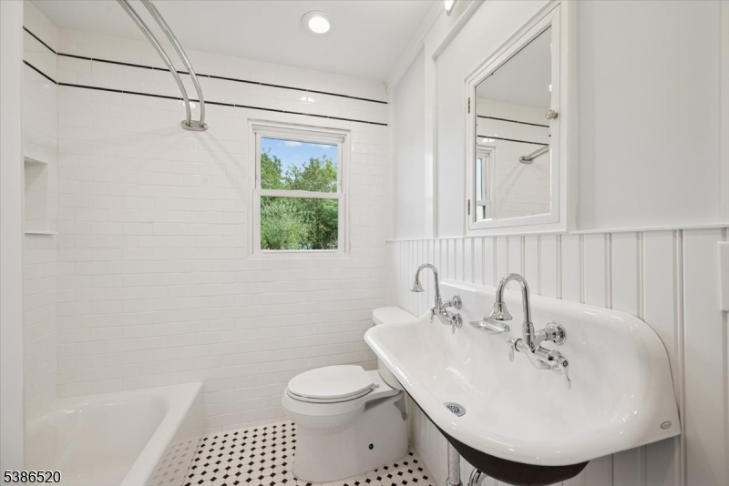 Bridgewater Twp., New Jersey 08807, United States, 3 Bedrooms Bedrooms, ,2 BathroomsBathrooms,Residential,Pending,216249