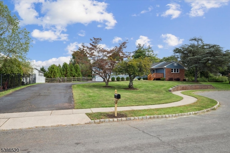 Bridgewater Twp., New Jersey 08807, United States, 3 Bedrooms Bedrooms, ,2 BathroomsBathrooms,Residential,Pending,216249