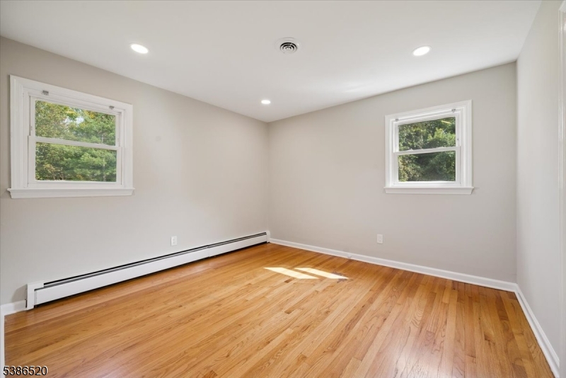 Bridgewater Twp., New Jersey 08807, United States, 3 Bedrooms Bedrooms, ,2 BathroomsBathrooms,Residential,Pending,216249