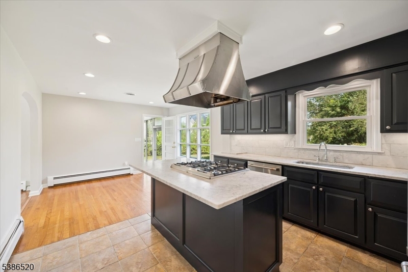 Bridgewater Twp., New Jersey 08807, United States, 3 Bedrooms Bedrooms, ,2 BathroomsBathrooms,Residential,Pending,216249