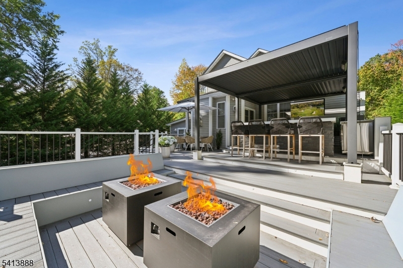 Riker Hill - Residential