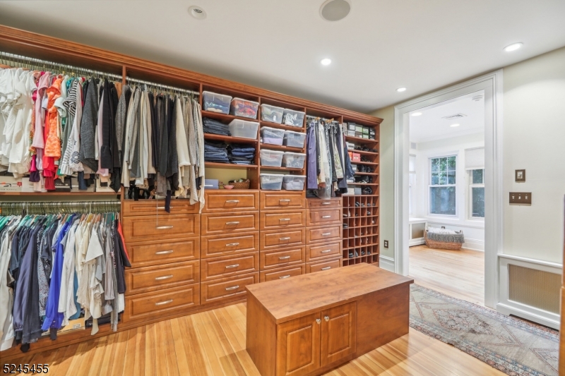 Montrose - Residential