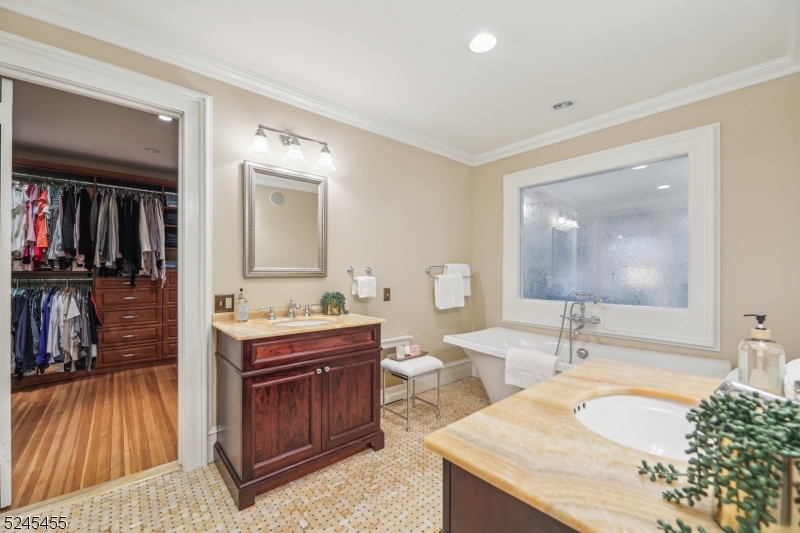 Montrose - Residential