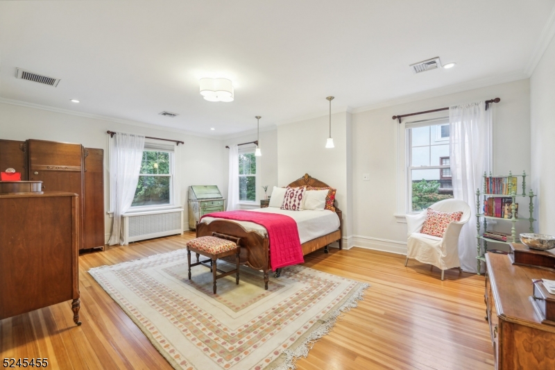 Montrose - Residential