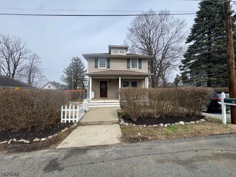 10 Governor Haines St, Hamburg Boro, NJ 07419 - #: 4016986