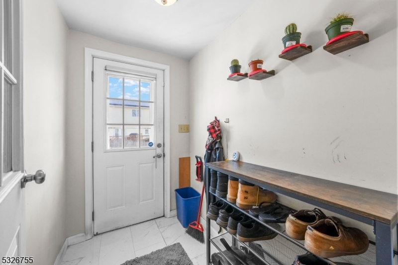 Manville Boro, New Jersey 08835, United States, 3 Bedrooms Bedrooms, ,2 BathroomsBathrooms,Residential,Active,24477