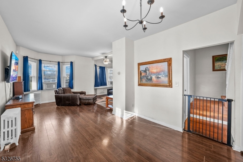 Manville Boro, New Jersey 08835, United States, 3 Bedrooms Bedrooms, ,2 BathroomsBathrooms,Residential,Active,24477