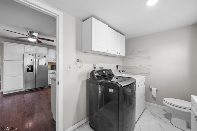 Manville Boro, New Jersey 08835, United States, 3 Bedrooms Bedrooms, ,2 BathroomsBathrooms,Residential,Active,24477