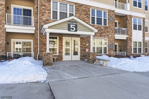 5301 Veterans Dr, Rockaway Twp., NJ 07866 - #: 4009841