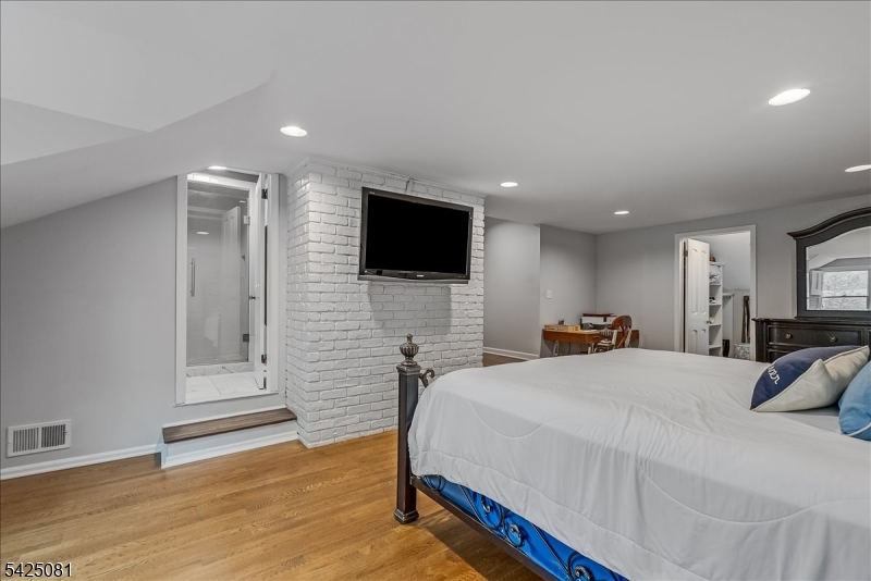 Baltusrol Top - Residential