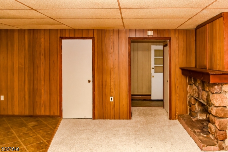 Gordon Lakes - Residential