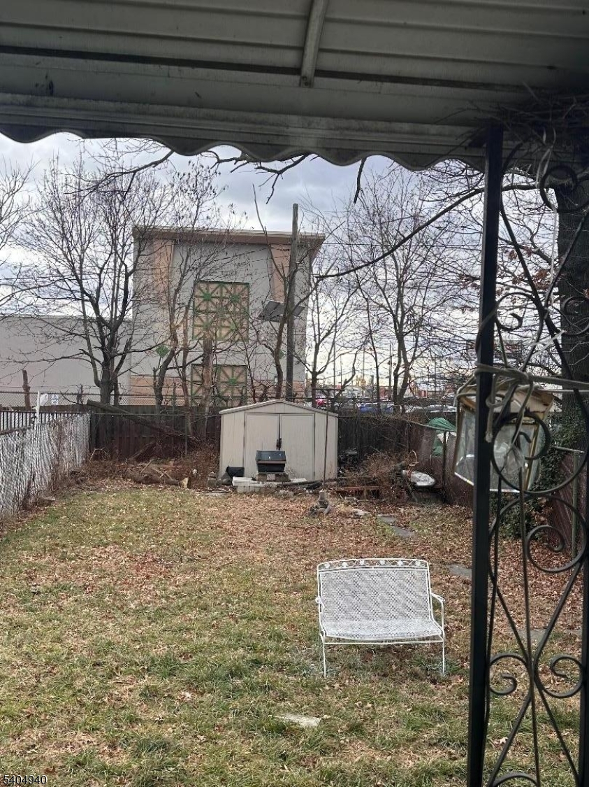 UPTOWN - Residential Lease