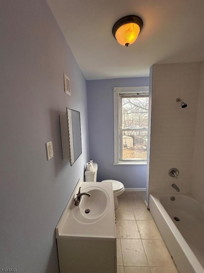 UPTOWN - Residential Lease