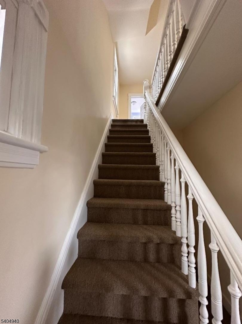 UPTOWN - Residential Lease