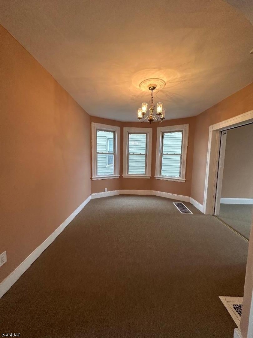 UPTOWN - Residential Lease