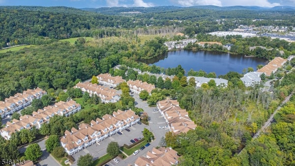 3 AUTUMN CT, LEDGEWOOD, NJ 07852 - Image b404caf33a5e9aa2e432b3ec863d08f4/3720487221
