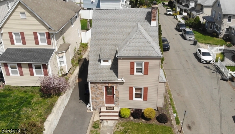 14 Thompson St