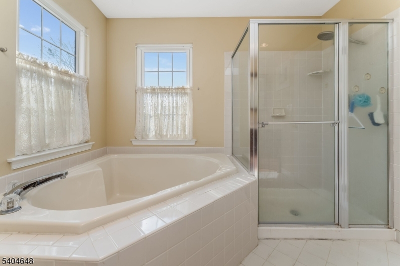 Greenwich Chase - Residential