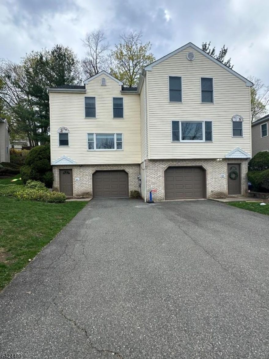 Madison townhouse on cul-de-sac near town & train. 3 bedrooms/2.5 baths, all appliances, central air,Patio, attached garage with opener, hw floors throughout, dogs okMust see!
