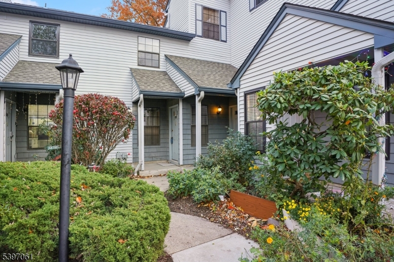 Woodbridge Commons - Residential