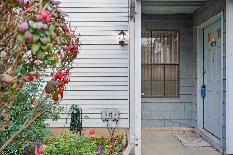 Woodbridge Commons - Residential