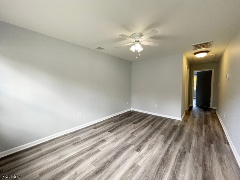 Lakeside Landing Apartments - Residential Lease