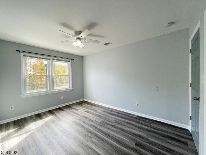 Lakeside Landing Apartments - Residential Lease