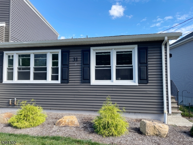 Lakeside Landing Apartments - Residential Lease