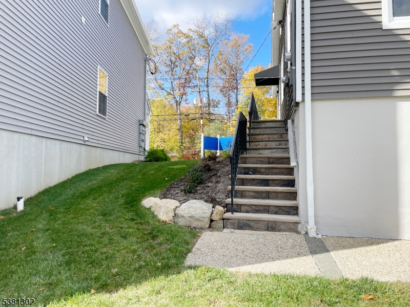 Lakeside Landing Apartments - Residential Lease