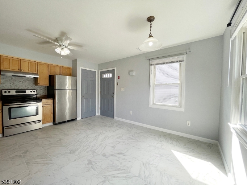 Lakeside Landing Apartments - Residential Lease