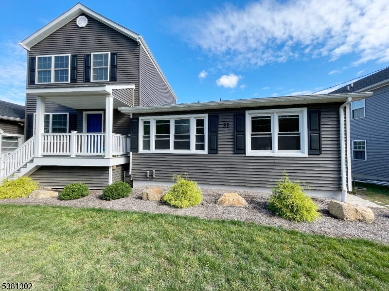 Lakeside Landing Apartments - Residential Lease