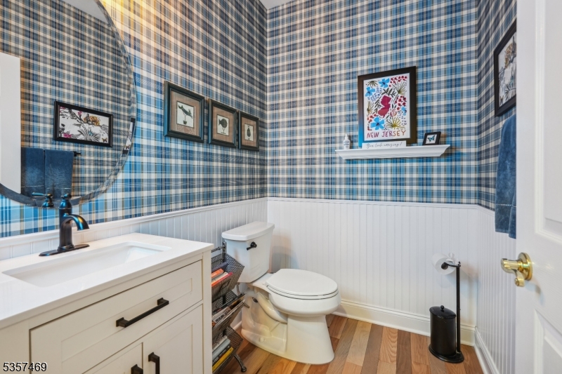 Ironia - Residential