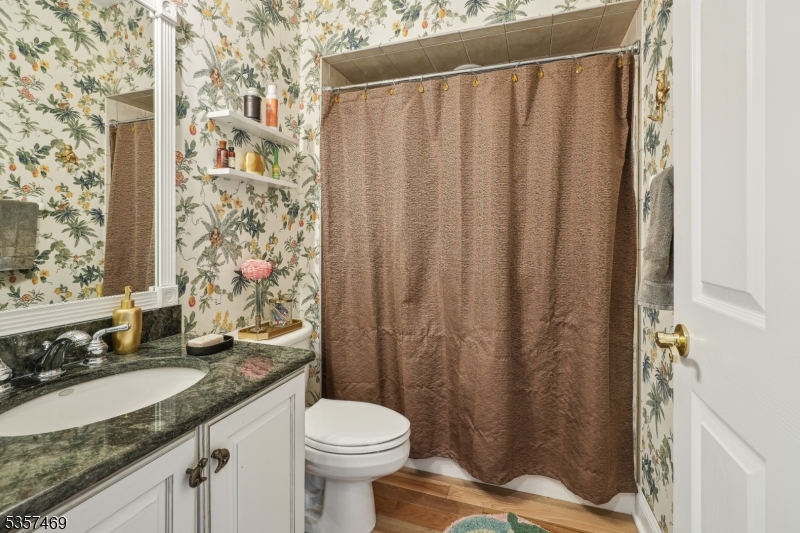 Ironia - Residential