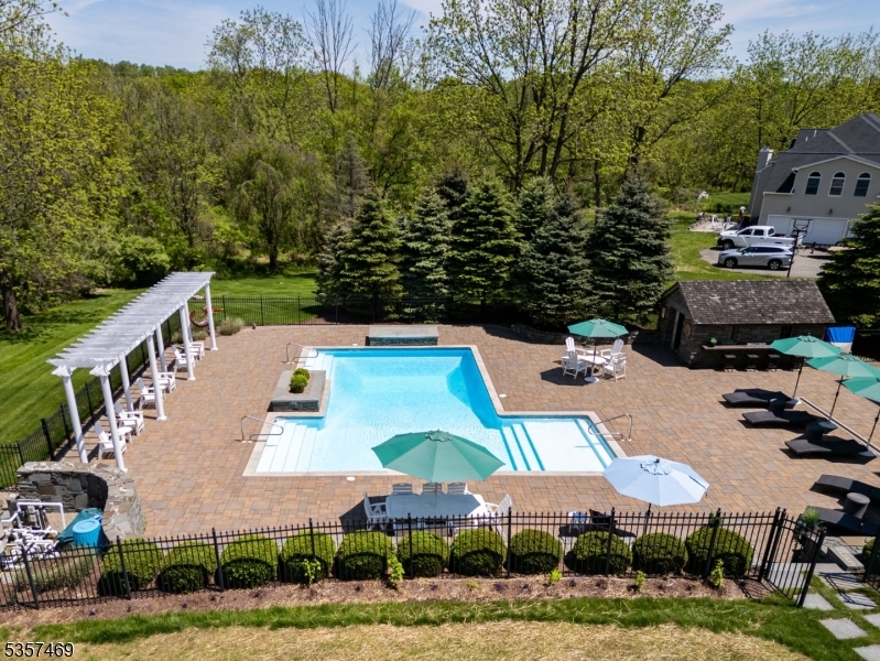 Ironia - Residential